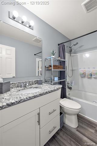 Builiding view thirty five for 51336 Times Square, Utica, MI. 48315