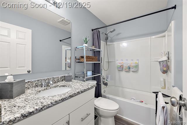 Builiding view thirty four for 51336 Times Square, Utica, MI. 48315