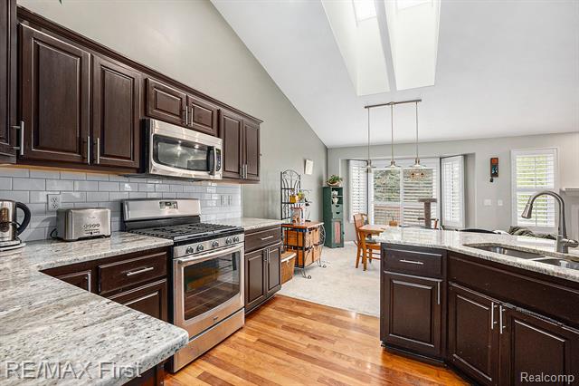 Builiding view eight for 47231 Admirals Cove, New Baltimore, MI. 48051