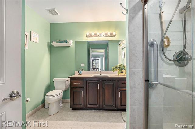 Builiding view thirteen for 47231 Admirals Cove, New Baltimore, MI. 48051