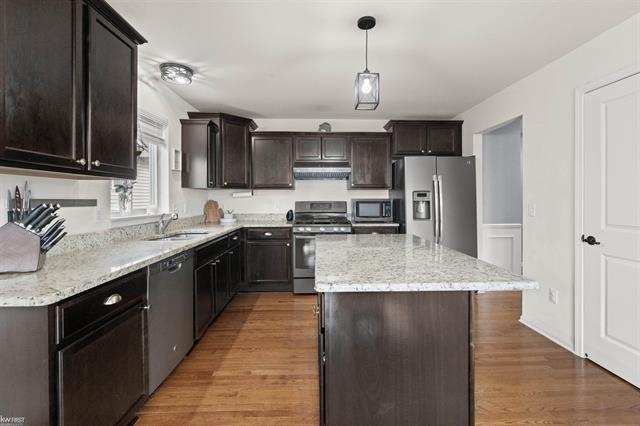 Builiding view six for 4121 Ash Tree, Howell, MI. 48843