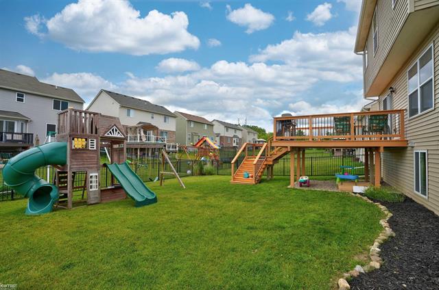 Builiding view sixty one for 4121 Ash Tree, Howell, MI. 48843