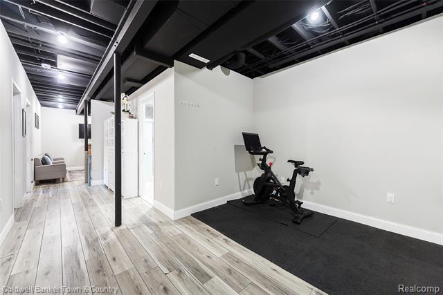 Builiding view forty seven for 1293 Brighton Lake, Brighton, MI. 48116