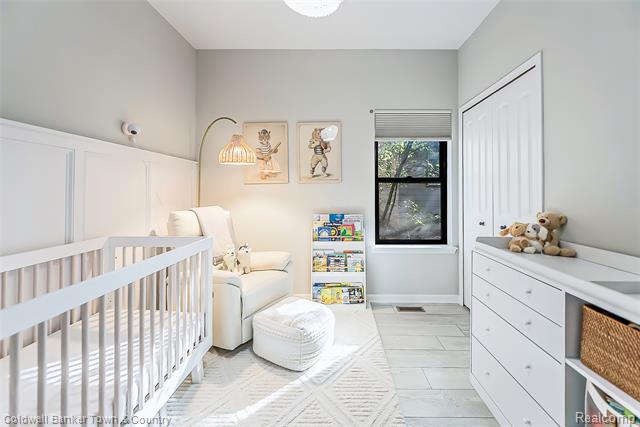 Builiding view forty two for 1293 Brighton Lake, Brighton, MI. 48116