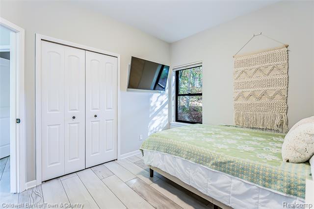 Builiding view forty for 1293 Brighton Lake, Brighton, MI. 48116