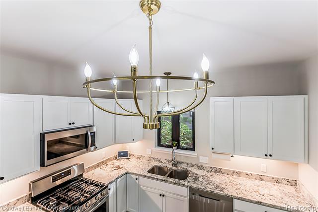 Builiding view sixteen for 1293 Brighton Lake, Brighton, MI. 48116