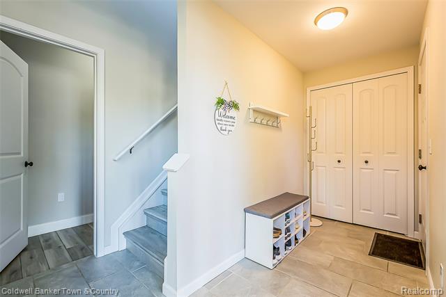 Builiding view ten for 1293 Brighton Lake, Brighton, MI. 48116