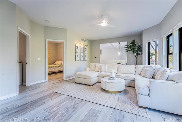 Builiding view thirty four for 1293 Brighton Lake, Brighton, MI. 48116