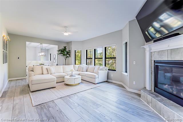 Builiding view thirty three for 1293 Brighton Lake, Brighton, MI. 48116