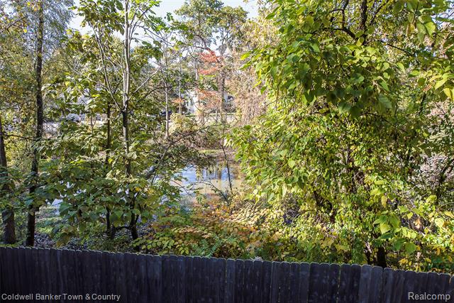 Builiding view thirty two for 1293 Brighton Lake, Brighton, MI. 48116