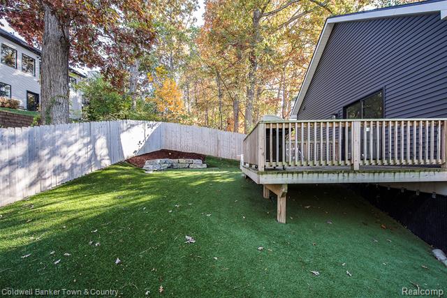 Builiding view twenty eight for 1293 Brighton Lake, Brighton, MI. 48116