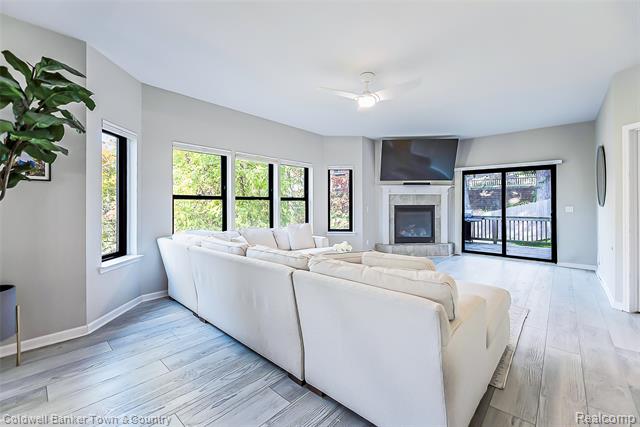 Builiding view twenty four for 1293 Brighton Lake, Brighton, MI. 48116