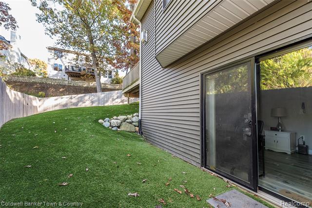 Builiding view twenty nine for 1293 Brighton Lake, Brighton, MI. 48116