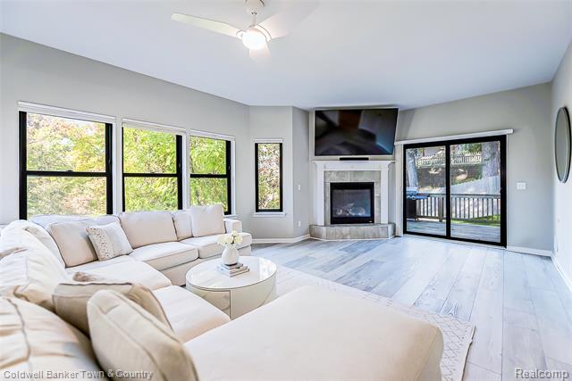 Builiding view two for 1293 Brighton Lake, Brighton, MI. 48116