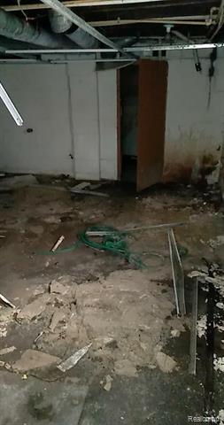 Builiding view twenty three for 3489 Seyburn, Detroit, MI. 48214