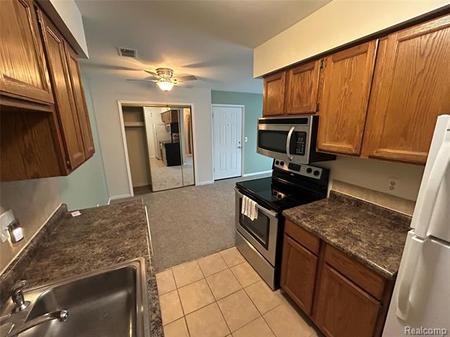 Builiding view five for 34650 Clarkson, Fraser, MI. 48026