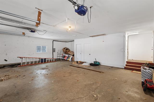 Builiding view nineteen for 557 James, Lawrence, MI. 49064