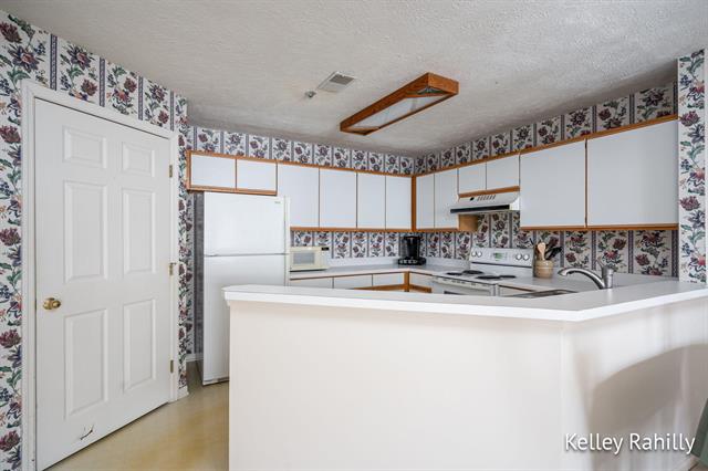 Builiding view eight for 3151 Poplar Creek, Grand Rapids, MI. 49512