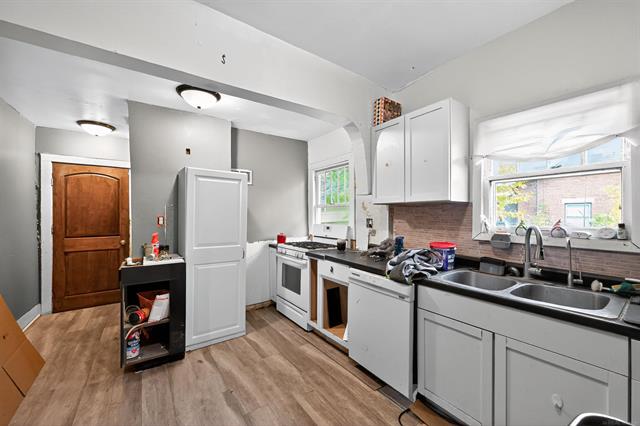 Builiding view five for 1030 North, Kalamazoo, MI. 49007