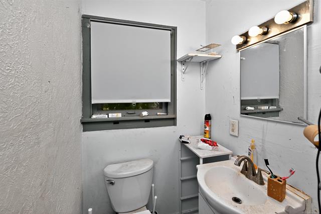 Builiding view fourteen for 1030 North, Kalamazoo, MI. 49007