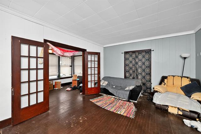 Builiding view nine for 1030 North, Kalamazoo, MI. 49007