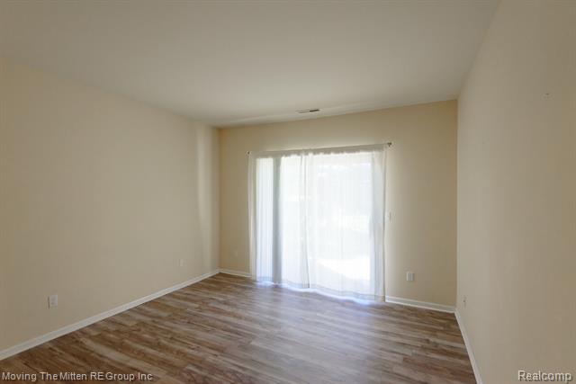 Builiding view fifteen for 16784 Dover, Northville, MI. 48168