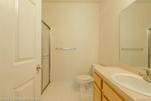 Builiding view nineteen for 16784 Dover, Northville, MI. 48168