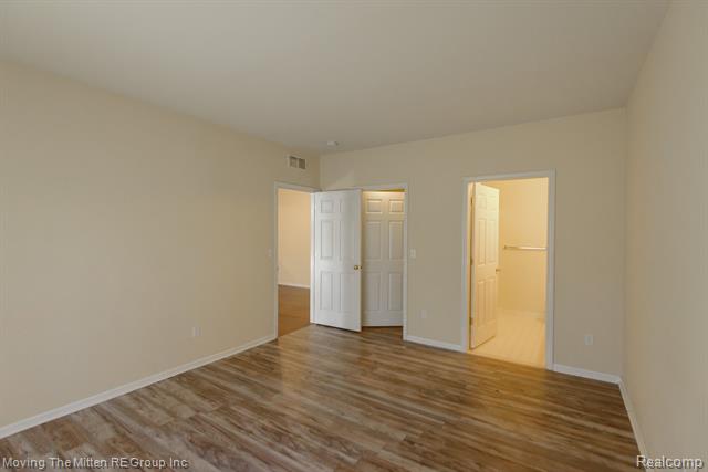 Builiding view seventeen for 16784 Dover, Northville, MI. 48168