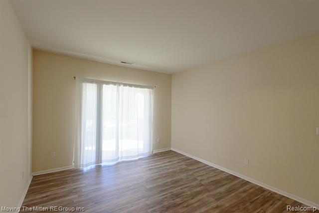 Builiding view sixteen for 16784 Dover, Northville, MI. 48168