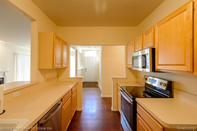 Builiding view twelve for 16784 Dover, Northville, MI. 48168