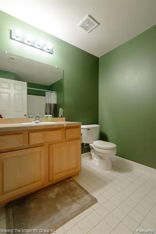 Builiding view twenty five for 16784 Dover, Northville, MI. 48168