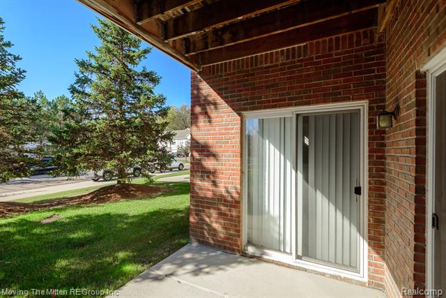 Builiding view twenty seven for 16784 Dover, Northville, MI. 48168