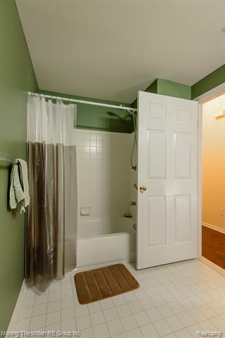 Builiding view twenty six for 16784 Dover, Northville, MI. 48168