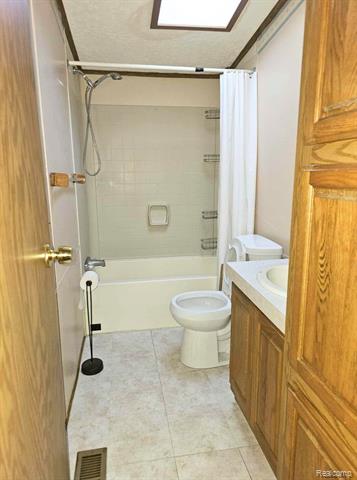 Builiding view nine for 6392 Lake Rd, Millington, MI. 48746