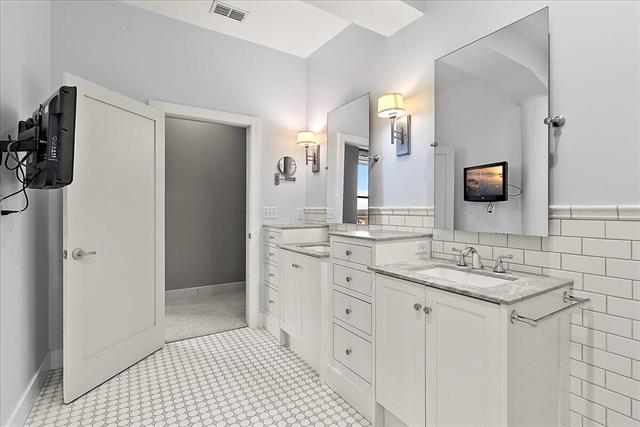 Builiding view thirty one for 230 Kalamazoo Mall, Kalamazoo, MI. 49007