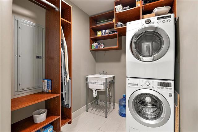 Builiding view twenty four for 230 Kalamazoo Mall, Kalamazoo, MI. 49007