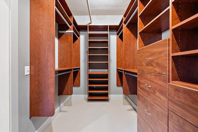 Builiding view twenty nine for 230 Kalamazoo Mall, Kalamazoo, MI. 49007