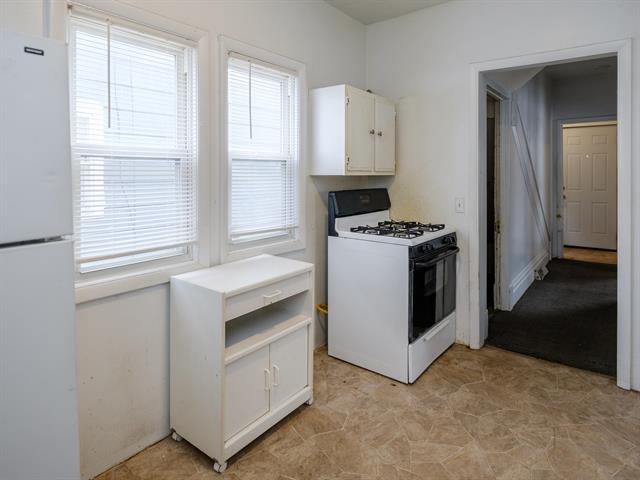 Builiding view eight for 1721 Egleston, Kalamazoo, MI. 49001