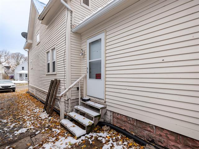 Builiding view sixteen for 1721 Egleston, Kalamazoo, MI. 49001