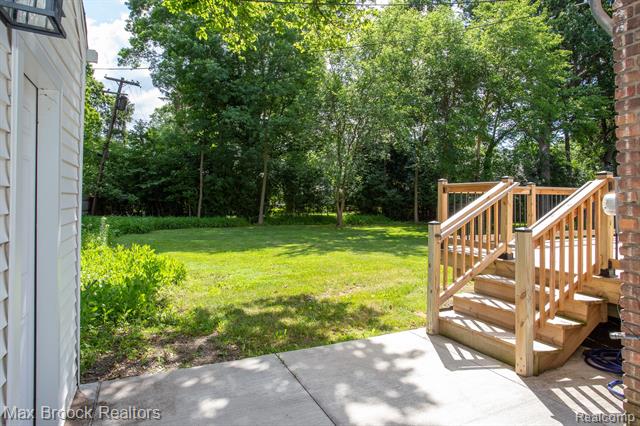 Builiding view forty seven for 25830 Berkley, Huntington Woods, MI. 48070