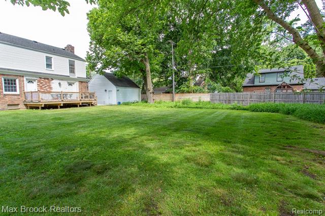 Builiding view forty for 25830 Berkley, Huntington Woods, MI. 48070