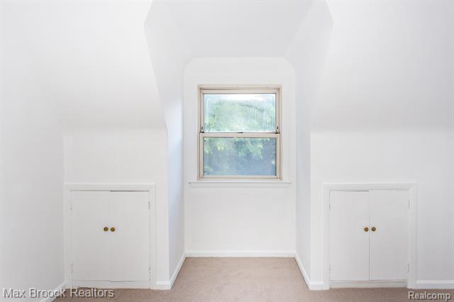 Builiding view twenty for 25830 Berkley, Huntington Woods, MI. 48070
