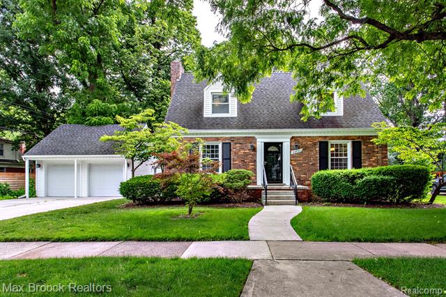 front view for 25830 Berkley Ave, Huntington Woods, Mi. 48070