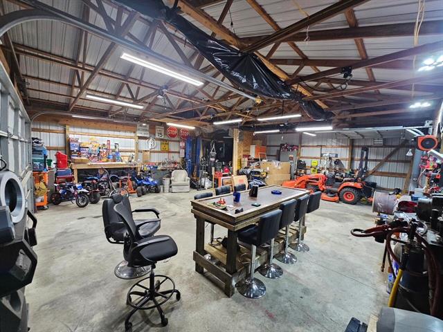 Builiding view fourteen for 668 Westbrook Ave, Battle Creek, MI. 49014
