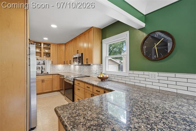 Builiding view six for 1024 Wyandotte, Royal Oak, MI. 48067