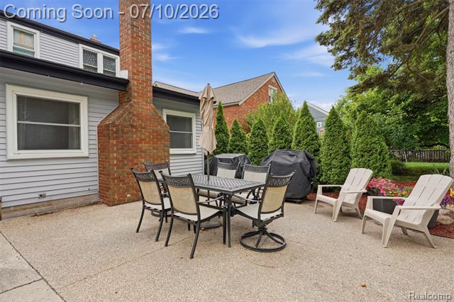 Builiding view twenty for 1024 Wyandotte, Royal Oak, MI. 48067