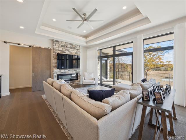 Builiding view eight for 1164 Lake Forest Way, Milford, MI. 48380