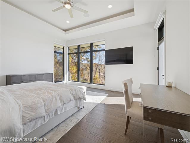 Builiding view eighteen for 1164 Lake Forest Way, Milford, MI. 48380