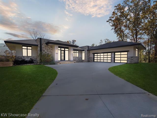 Builiding view fifty six for 1164 Lake Forest Way, Milford, MI. 48380