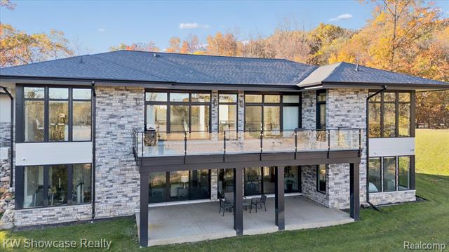 Builiding view forty nine for 1164 Lake Forest Way, Milford, MI. 48380